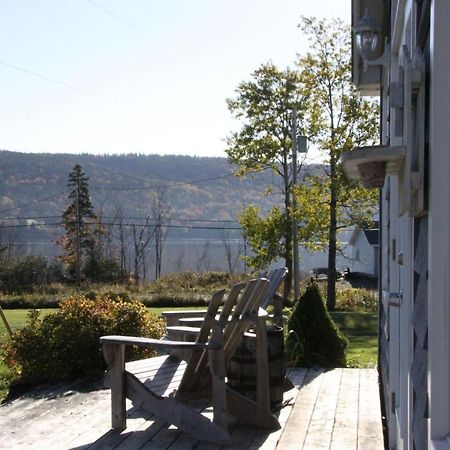 Broadwater Inn & Cottages Baddeck Exterior photo