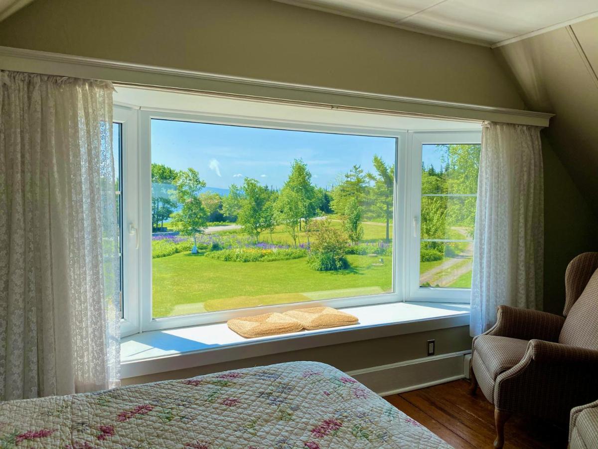 Broadwater Inn & Cottages Baddeck Exterior photo