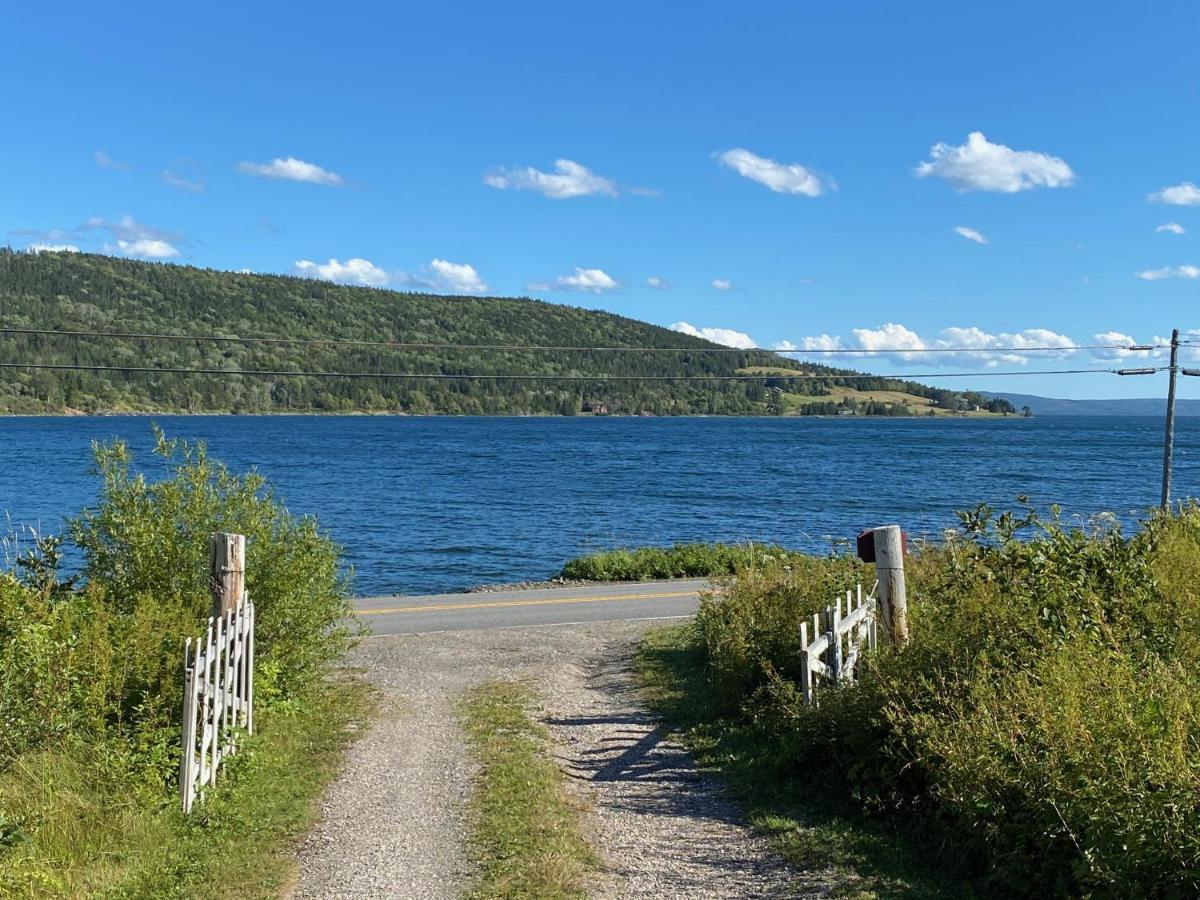 Broadwater Inn & Cottages Baddeck Exterior photo