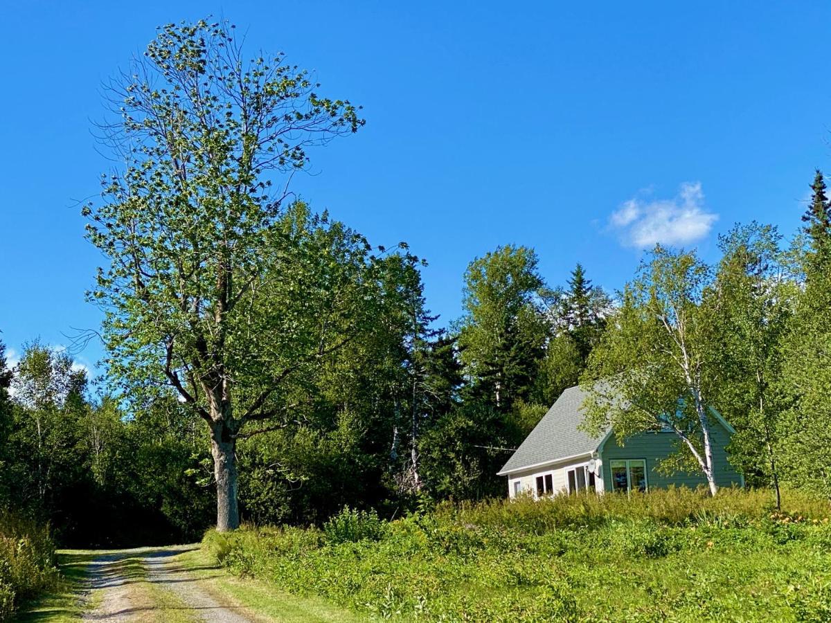Broadwater Inn & Cottages Baddeck Exterior photo