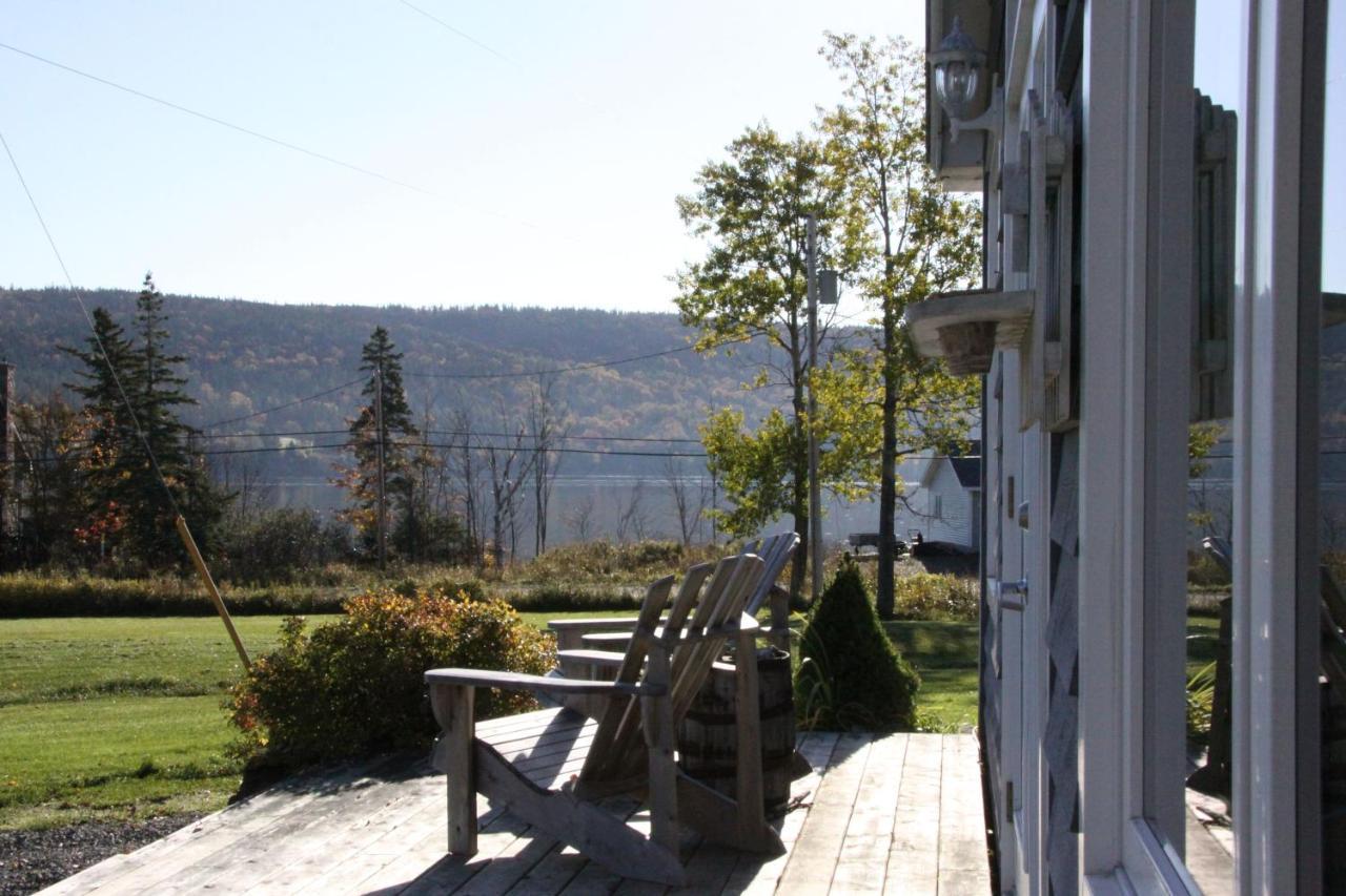 Broadwater Inn & Cottages Baddeck Exterior photo