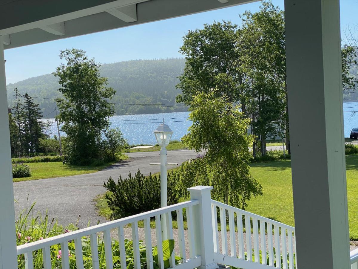 Broadwater Inn & Cottages Baddeck Exterior photo